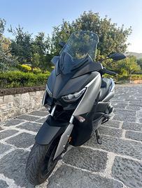 YAMAHA XMAX400
