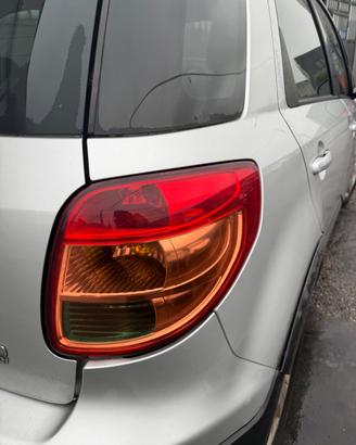 fanale posteriore dx fiat sedici 2008