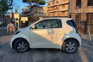 Toyota iQ