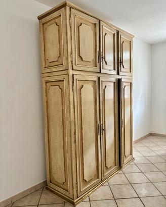 Armadio grande vari scomparti