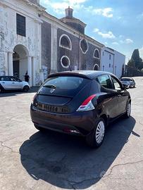 Lancia Ypsilon 1.2 69 CV 5 porte S&S Platinum