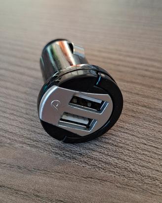 ricarica smartphlone  accendisigari  per auto