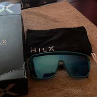 Occhiali da sole e cappellino quicksilver