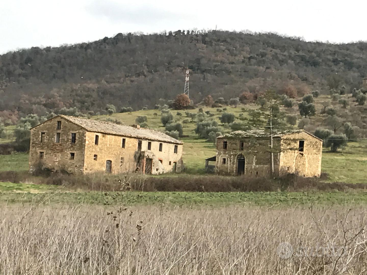 Casale in pietra e mattoni con annesso e terreno - Altro