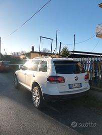 VOLKSWAGEN Touareg - 2008