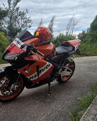 Honda cbr 600 rr repsol