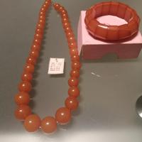 Collana e bracciale di ambra baltica. 