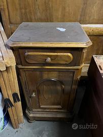 Comodino antiquariato