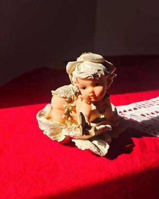 Statuina Ninfa dei Fiori in Resina con Farfalla