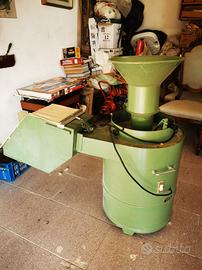 macchina cardatrice lana. 