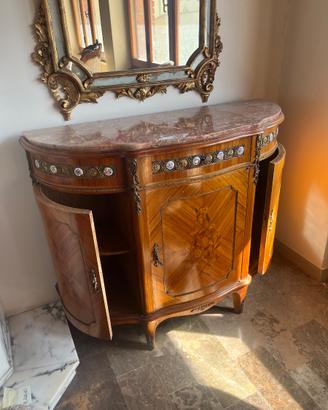 Credenza bassa in legno con top in marmo