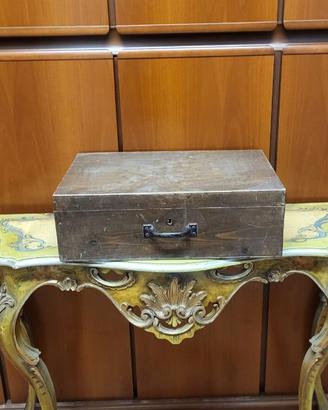 Valigia in legno