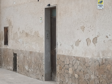 Magazzino + Posto Moto (mq.20 ca.)