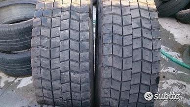 Coppia di pneumatici usati ricoperti 11 22.5 miche