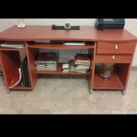 scrivania con sedia pelle