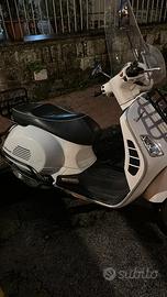 Vespa gts 300