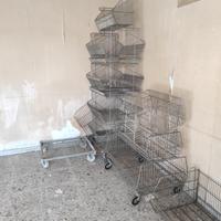 Espositore sovrapponibile con ruote