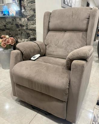 🛋️ Poltrona Relax Elettrica – Come Nuova!