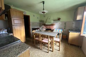 CASA DI CORTE A MINUCCIANO