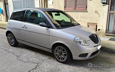 Lancia ypsilon 1300 momo design