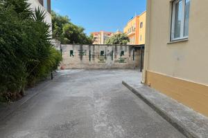 Posti auto a Lecce via F Lubello