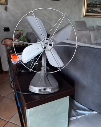 Ventilatore da tavolo vintage in metallo