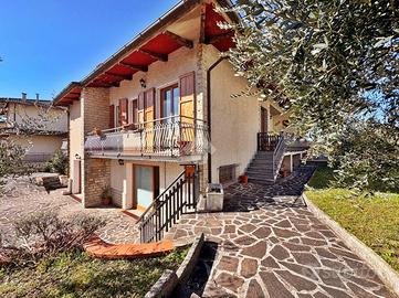 CASA SEMINDIPENDENTE A GUALDO TADINO