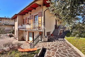 CASA SEMINDIPENDENTE A GUALDO TADINO