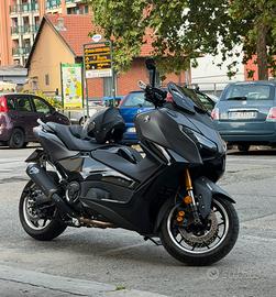 YAMAHA TMAX 560 TECH MAX 2026