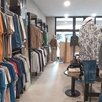 Negozio di abbigliamento centrale a 40 MT dal mare