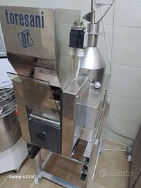 Macchina per gnocchi di patate