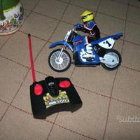Moto telecomandata a pile