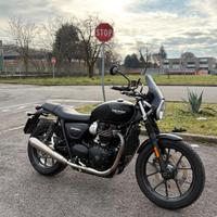 Triumph Street Twin