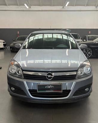 Opel Astra 1.6 16V Twinport 5 porte Cosmo
