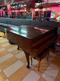 pianoforte a coda Petrof Modello VII