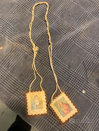 piccole immagini sacre su tessuto antiche