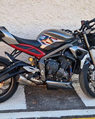 TRIUMPH STREET TRIPLE RS 2022