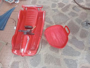 Slittino con volante e cucchiaio