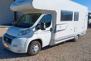 Camper mansardato 7 posti viaggio 7 posti letto 