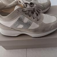 Scarpe sneakers bianche con strass by HOGAN