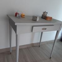 Tavolino stile Shabby riverniciato grigio
