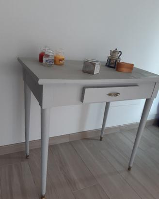 Tavolino stile Shabby riverniciato grigio