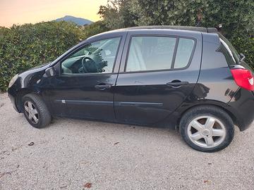 Clio III 2007 1.2 benzina e metano- neopatentati