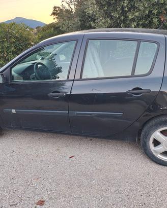 Clio III 2007 1.2 benzina e metano- neopatentati