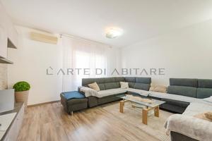 MIRA Spazioso appartamento con garage M210