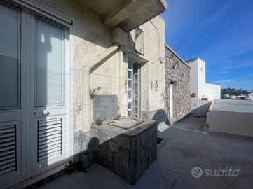 2 LOCALI A BARANO D'ISCHIA