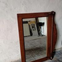 Specchio in legno di pregio