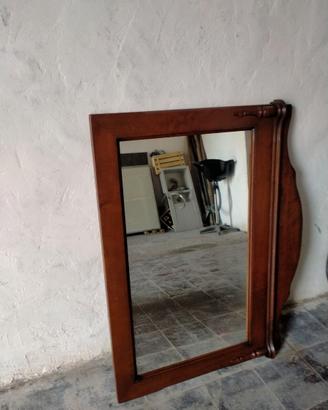 Specchio in legno di pregio