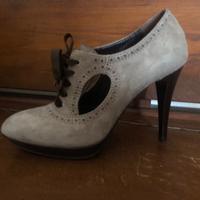 Scarpe camoscio con tacco