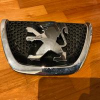 Logo anteriore Peugeot 207